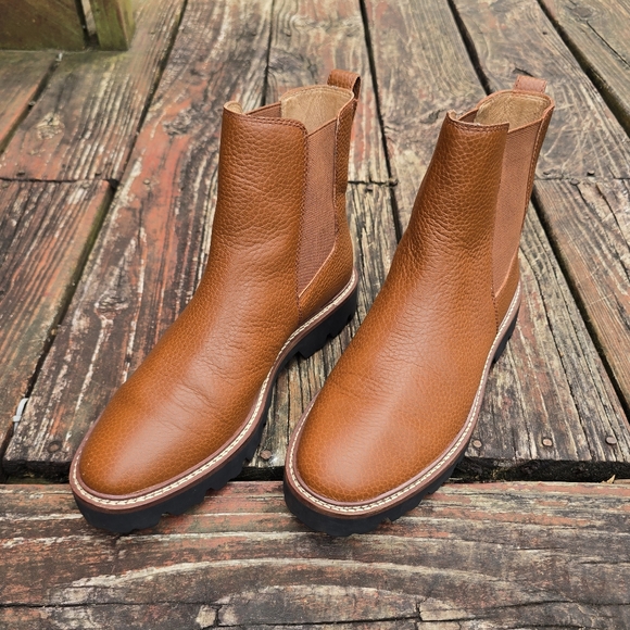 Madewell Shoes - Madewell Womens The Citywalk Lugsole Chelsea Boot in Leather Size 8.5